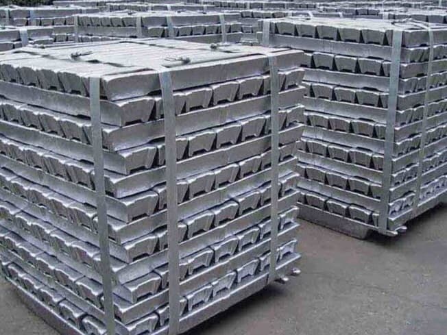 توسعه ابزار‌های مالی با راه‌اندازی گواهی سپرده سرب/ نقدینگی سرگردان به سمت تولید واقعی هدایت می‌شود