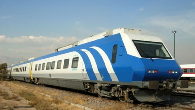 تردد قطار‌های مسیر تهران - مشهد متوقف شد