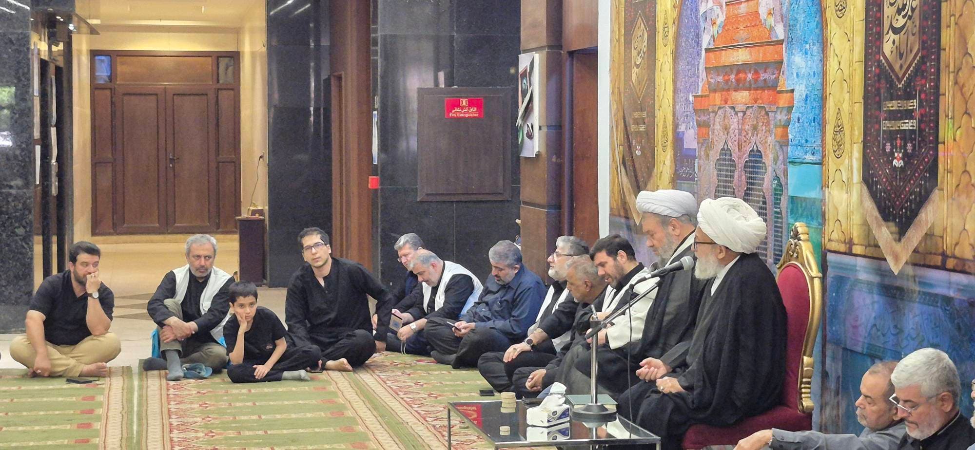 برگزاری مراسم قرائت زیارت اربعین و اقامه نماز جماعت توسط خادمان بیمه ایران