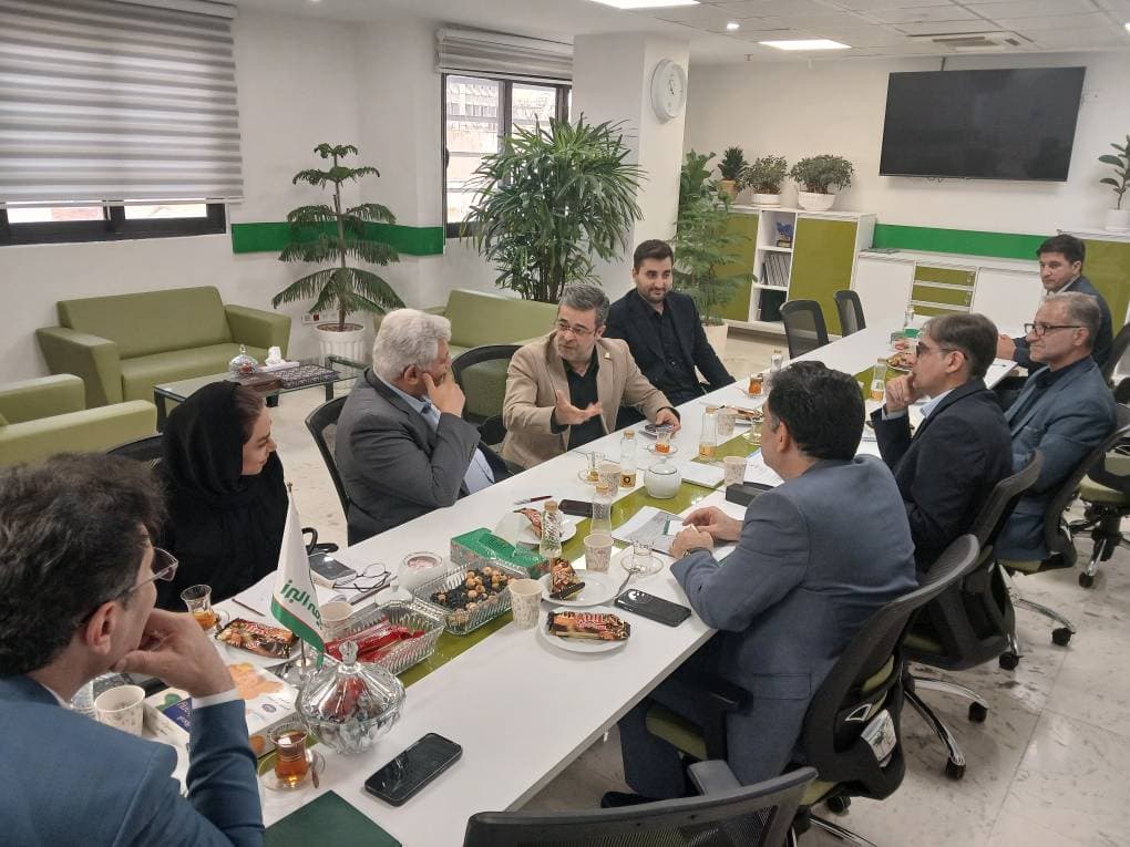 برگزاری چهارمین نشست هم اندیشی مدیران بیمه البرز با رؤسای تشکل های صنفی نمایندگان