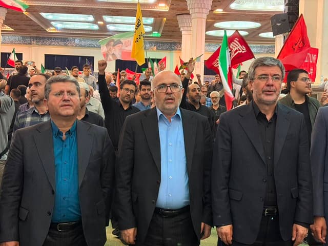 حضور مدیرعامل بیمه ایران در مراسم چهلمین روز شهادت امام شهید