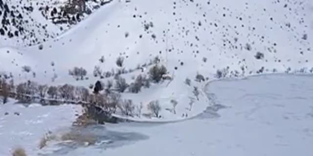 دریاچه گهر یخ بست