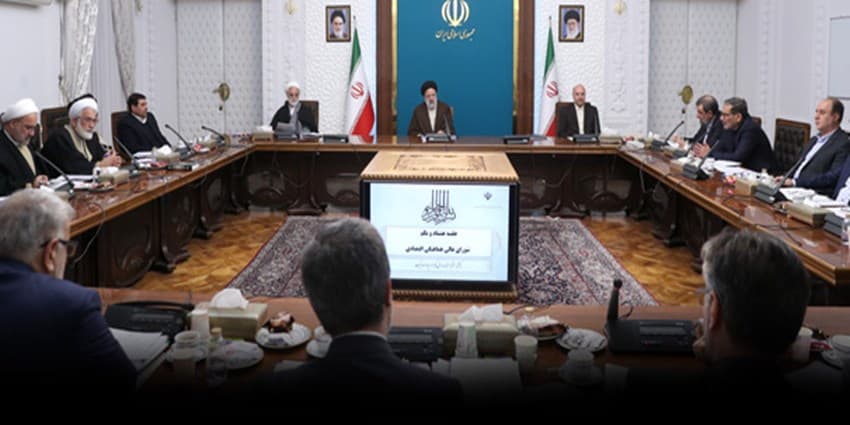 تصويب بسته پیشنهادی بانک مرکزی برای كنترل بازار ارز