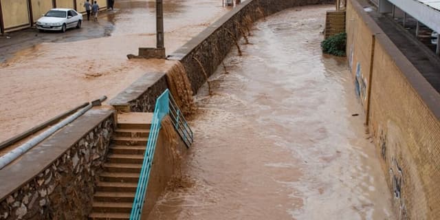 سیل فیروزکوه تلفات جانی نداشت