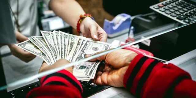 قیمت دلار و درهم کاهشی شد