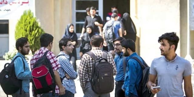 لزوم تحصیل دانشجویان در رشته هایی که بازار کار دارد