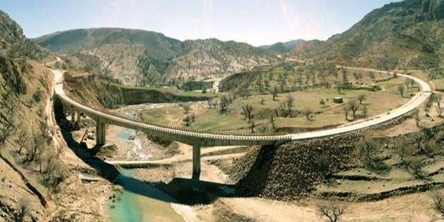 افتتاح ۱۳۶ کیلومتر راه در دل زاگرس