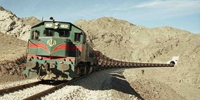 کاهش سرعت سیر قطار باری به کمتر از سه کیلومتر در ساعت