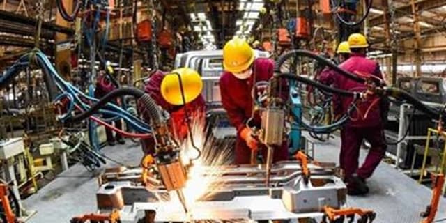 حركت وزارت اقتصاد بر مدار ماموریت‌های «مهار تورم و رشد تولید»