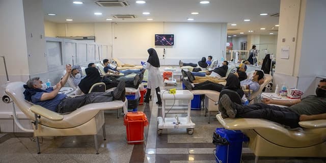 شركت همكاران وزارت اقتصاد در سنت خداپسندانه اهدای خون