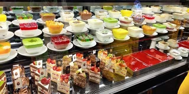 نظارت بر بازار شیرینی شب یلدا/ کمبودی در مواد اولیه نداریم