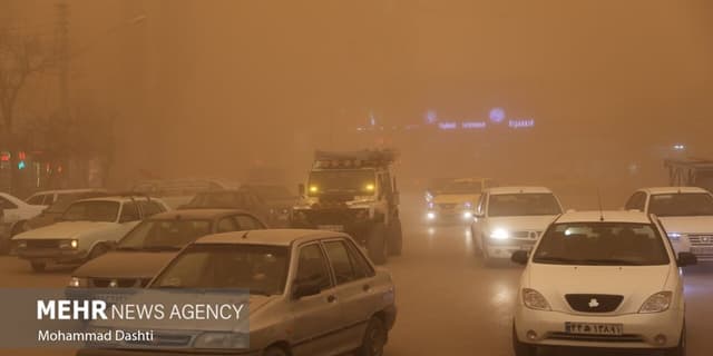 تندباد شدید مدارس برخی از شهرهای استان اردبیل را غیرحضوری کرد