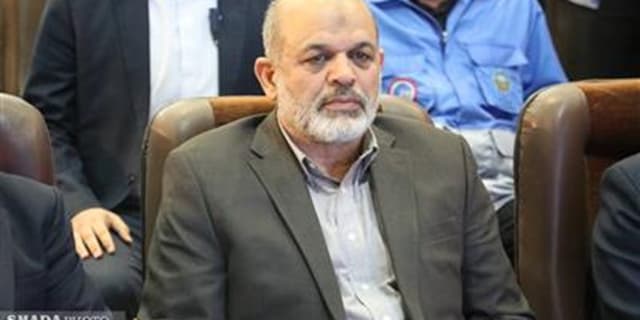 وزیر كشور از غرفه وزارت اقتصاد بازدید كرد