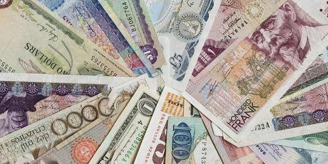 نرخ رسمی پوند کاهش یافت