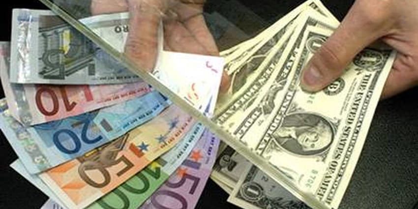 دلار ثابت ماند، یورو کاهشی شد