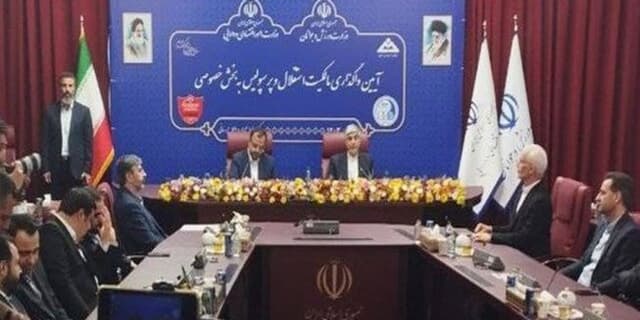 آیین رسمی واگذاری پرسپولیس و استقلال آغاز شد