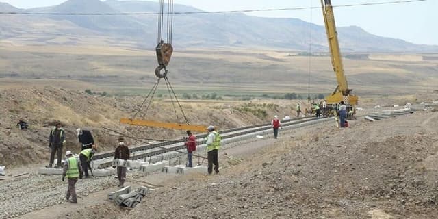 جزییات تصمیم هیات دولت برای تامین مالی پروژه راه‌آهن چهارمحال و بختیاری