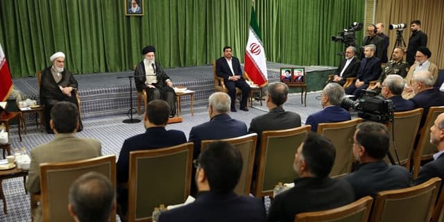 شهید رئیسی به ظرفیت‌ها و توانایی‌های داخلی برای حل مشکلات کشور اعتقاد داشت