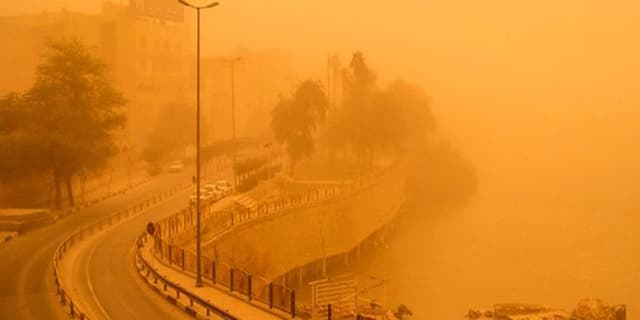 وزش باد شدید و خیزش گردوخاک در نیمه شرقی و مرکزی کشور