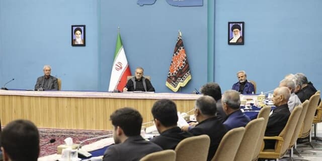 پزشکیان: قول می‌دهم بستر مشارکت مردم و بخش خصوصی را در عرصه اقتصاد و تولید فراهم کنیم