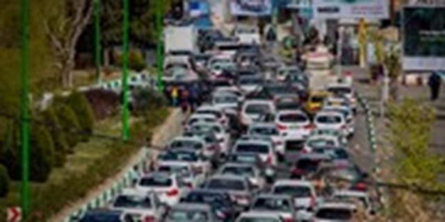 ترافیک در برخی مقاطع محور فیروزکوه سنگین است