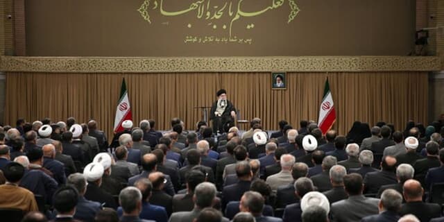 مسئولیت مشترک رئیس جمهور منتخب و مجلس از منظر حضرت آیت الله خامنه‌ای