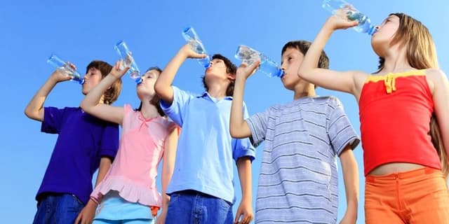 چرا ایتالیایی ها زیر بار مصرف آب لوله کشی شده نمی‌روند؟