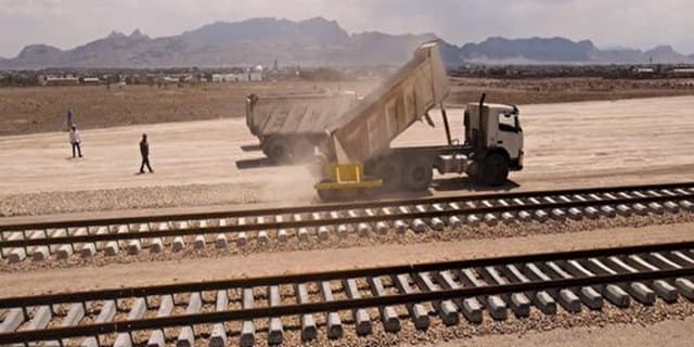 انجام ۲۴ هزار میلیارد تومان سرمایه‌گذاری راه‌آهن در ۳۳ ماه خدمت در دولت سیزدهم
