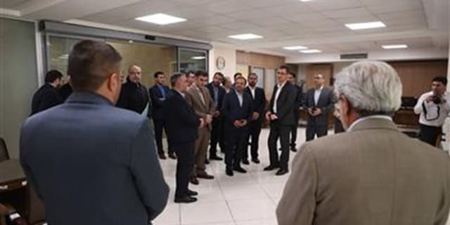 بازدید وزیر اقتصاد از اداره كل امور اقتصادی و دارایی استان تهران