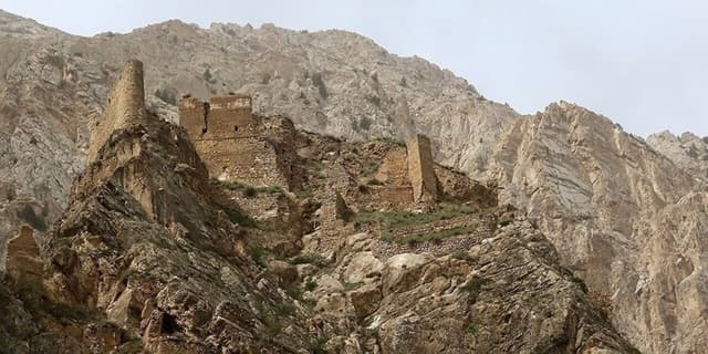 ملکه قلعه های ایران کجاست؟