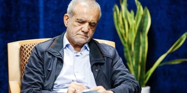 یک زن و یک اهل سنت در کابینه پزشکیان/ ادامه حضور ۵ عضو کابینه رئیسی در دولت