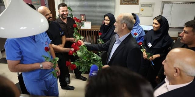 بازدید پزشکیان از مرکز قلب تهران 