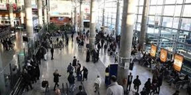 علت ازدحام جمعیت در فرودگاه امام 