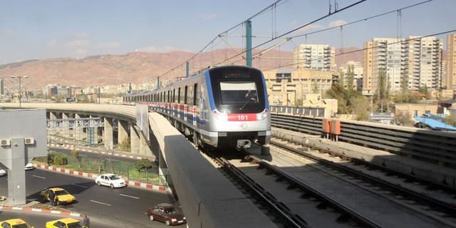استفاده از قطارهای بین شهری برای مدیریت ۱.۲میلیارد تردد سالانه به تهران