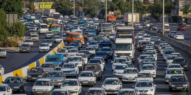 وضعیت جاده‌ها / ترافیک سنگین در آزادراه تهران - کرج