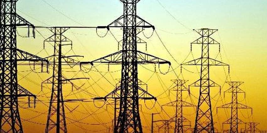 پیشرفت ۴۸ درصدی طرح‌های حیاتی انتقال و فوق توزیع برق برای عبور از اوج بار