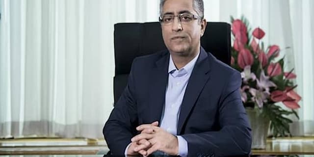 مدیرعامل بانك صنعت و معدن: عزت و اقتدار اقتصادی كشور، مرهون تلاش صنعتگران و معدن‌كاران است
