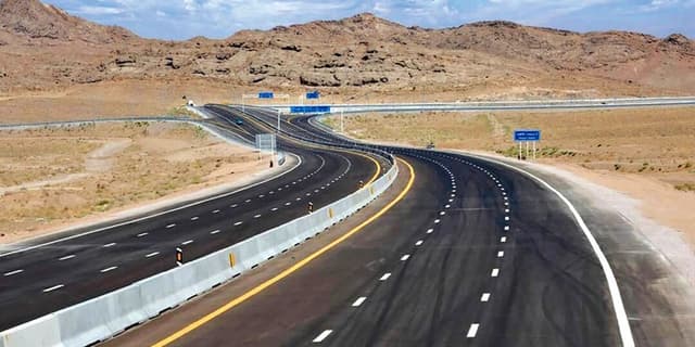 ۷۶۰ کیلومتر آزادراه در کشور در دست احداث است