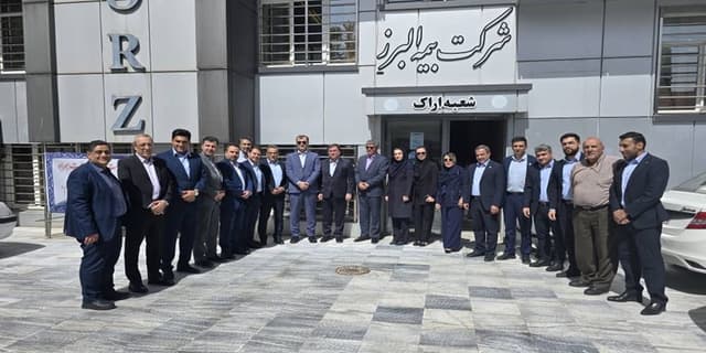 رضایت مندی بیمه گذاران و تکریم مشتریان محور توسعه شعب است