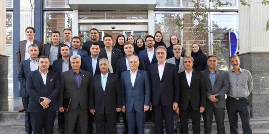 مدیرعامل بانك صنعت و معدن در سفر به استان فارس و پایتخت فرهنگی ایران: بهره برداری از 8 طرح ایجادی توسط این بانك و ایجاد 1000 فرصت شغلی در این استان