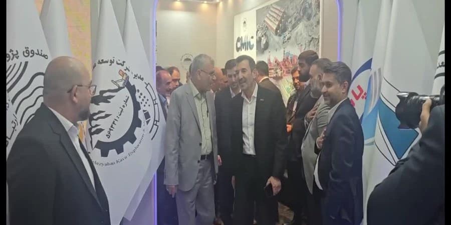 بازدید رئیس هیأت عامل ایمیدرو از غرفه چادرملو در نمایشگاه فولاد کیش