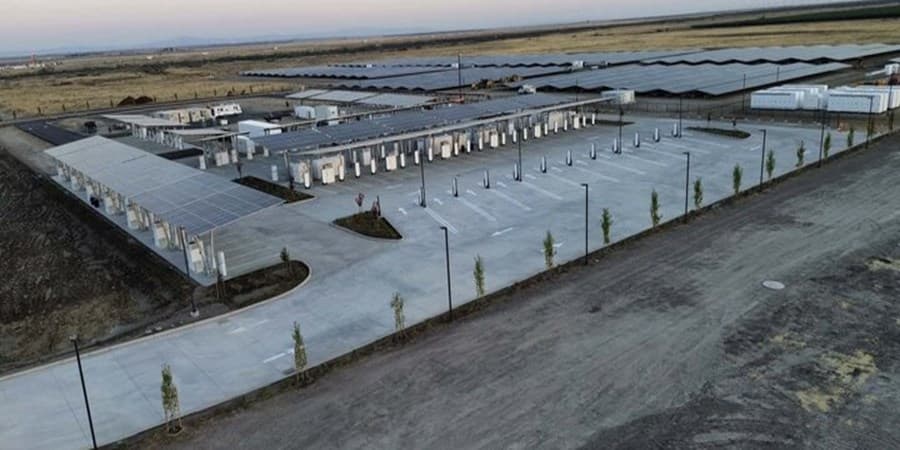 تسلا بزرگترین سایت سوپرشارژر جهان را افتتاح کرد