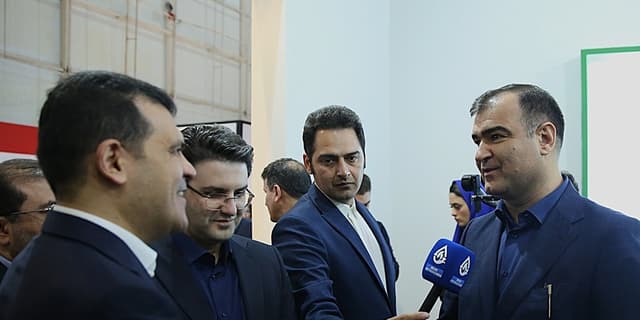 بازدید معاون علمی و فناوری رئیس جمهور از غرفه بیمه البرز در نمایشگاه پتروشیمی