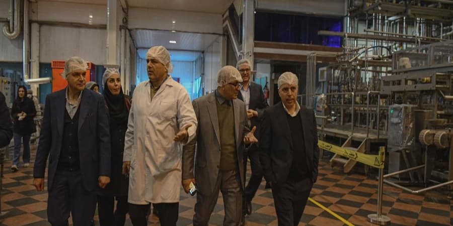 بازدید مدیران ارشد بانك صنعت و معدن از شركت دومینو