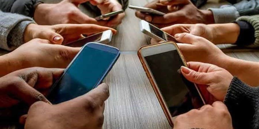 معمای کاهش شدید واردات موبایل و ثبات قیمت/ وقت اصلاح سیاست ها رسید