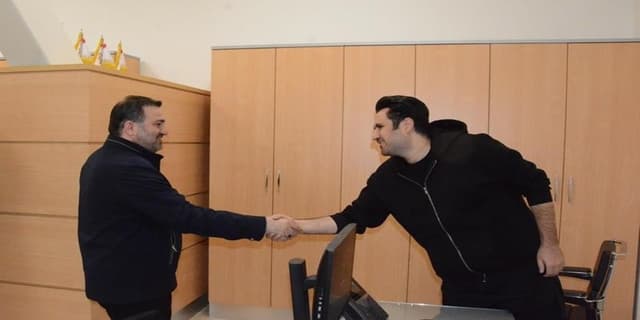 سعید توتونچی، عضو هیئت‌مدیره بانك صنعت و معدن در جریان بازدید از واحدهای ستادی این بانك: حضور مسئولانه كاركنان، مایه سربلندی بانك در افكار عمومی و نشانه پویایی نظام مالی كشور است