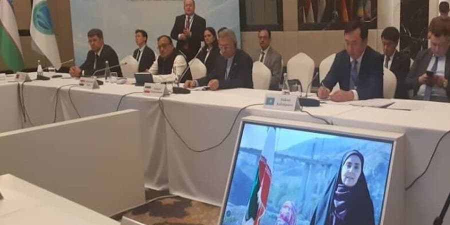 پیام تصویری وزیر راه از مجاورت پُل بمباران‌شده B1 کرج به اجلاس وزرای حمل‌ونقل شانگهای