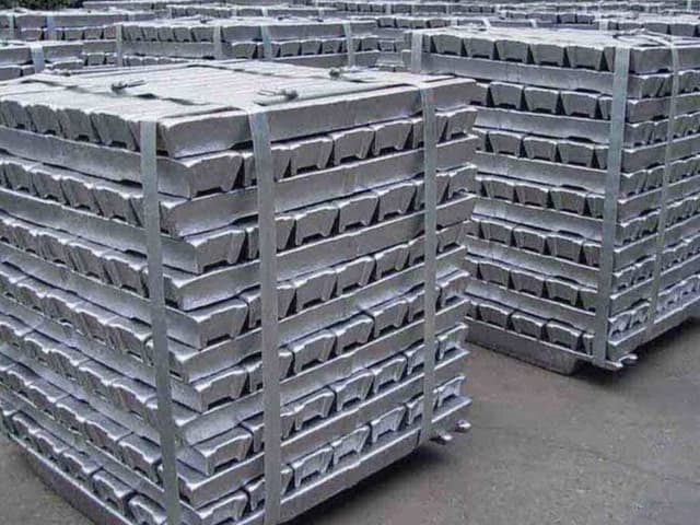 توسعه ابزارهای مالی با راهاندازی گواهی سپرده سرب/ نقدینگی سرگردان به سمت تولید واقعی هدایت میشود