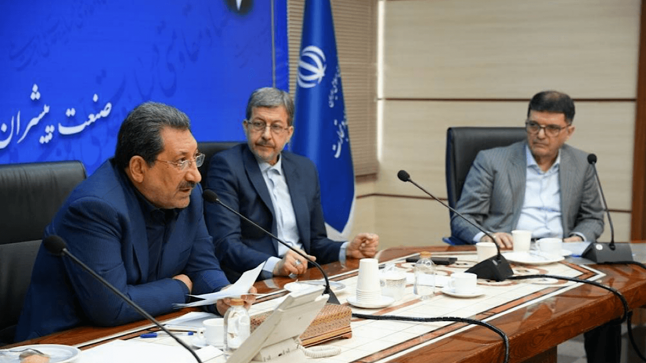 ضرورت هماهنگی میان دستگاههای متولی تجارت خارجی و مرزی برای تأمین مواد اولیه مورد نیاز صنایع