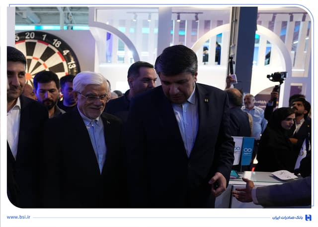 میزبانی بانک صادرات ایران از معاون اول رئیسجمهور در نمایشگاه الکامپ/ قدردانی محمدرضا عارف از عرضه خدمات هوشمند به مشتریان